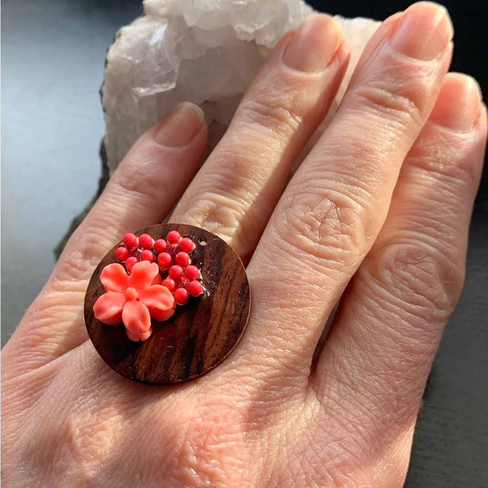 Unique upcycled and colourful ring.